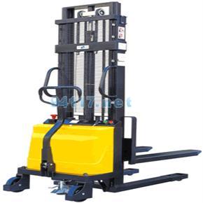CTD1545 1.5T-4.5M堆高車載重1.5噸，提升1.5米